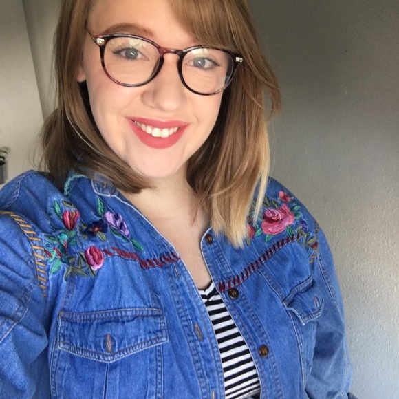 Meet your Posher, Dakota - Picture 1 of 1